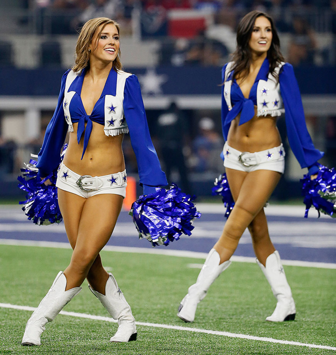 Dallas-Cowboys-cheerleaders-AP_4676796275.jpg