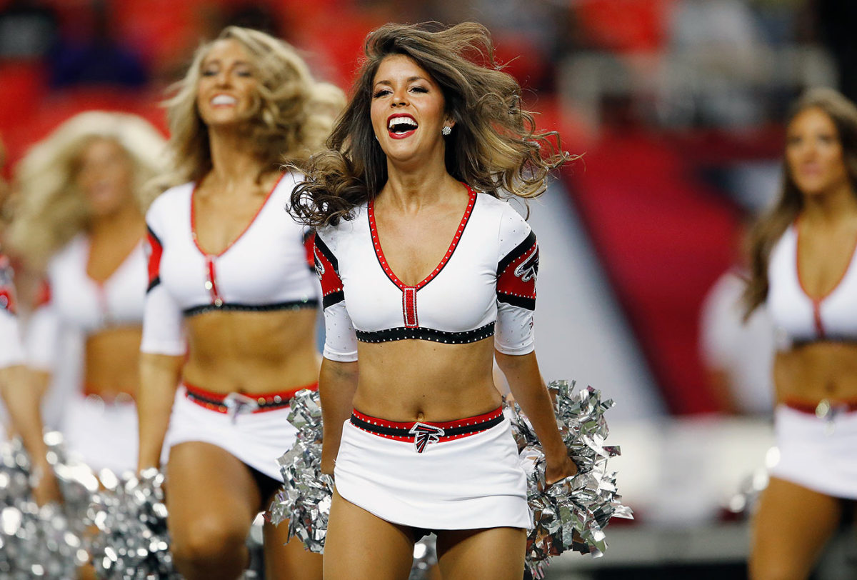 Atlanta-Falcons-cheerleaders-AP_832230511427.jpg