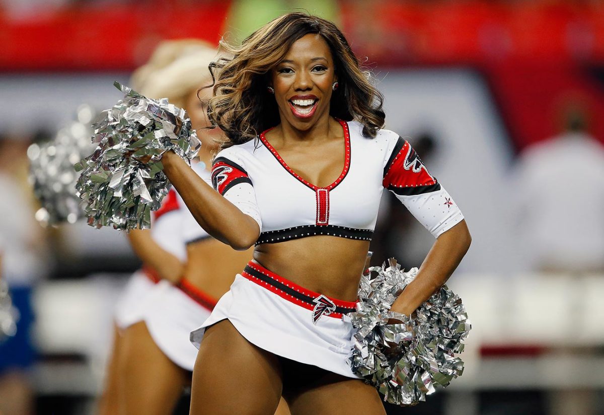 Atlanta-Falcons-cheerleaders-AP_323327528928.jpg