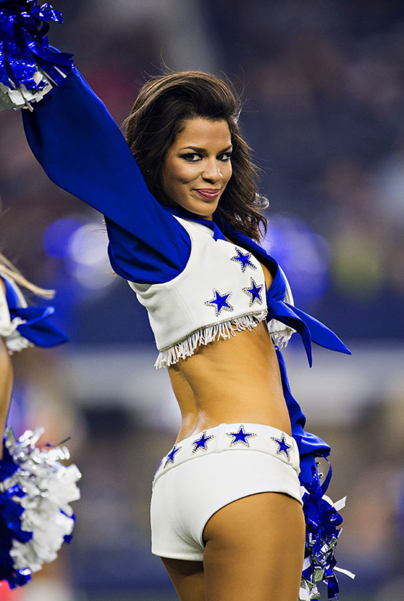 Dallas-Cowboys-cheerleaders-486419036.jpg