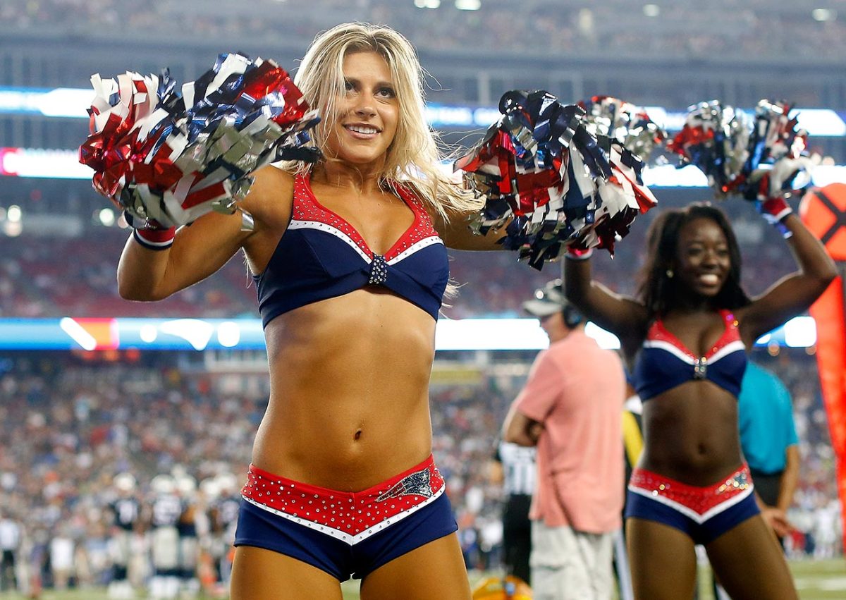 New-England-Patriots-cheerleaders-AP_816906240811.jpg