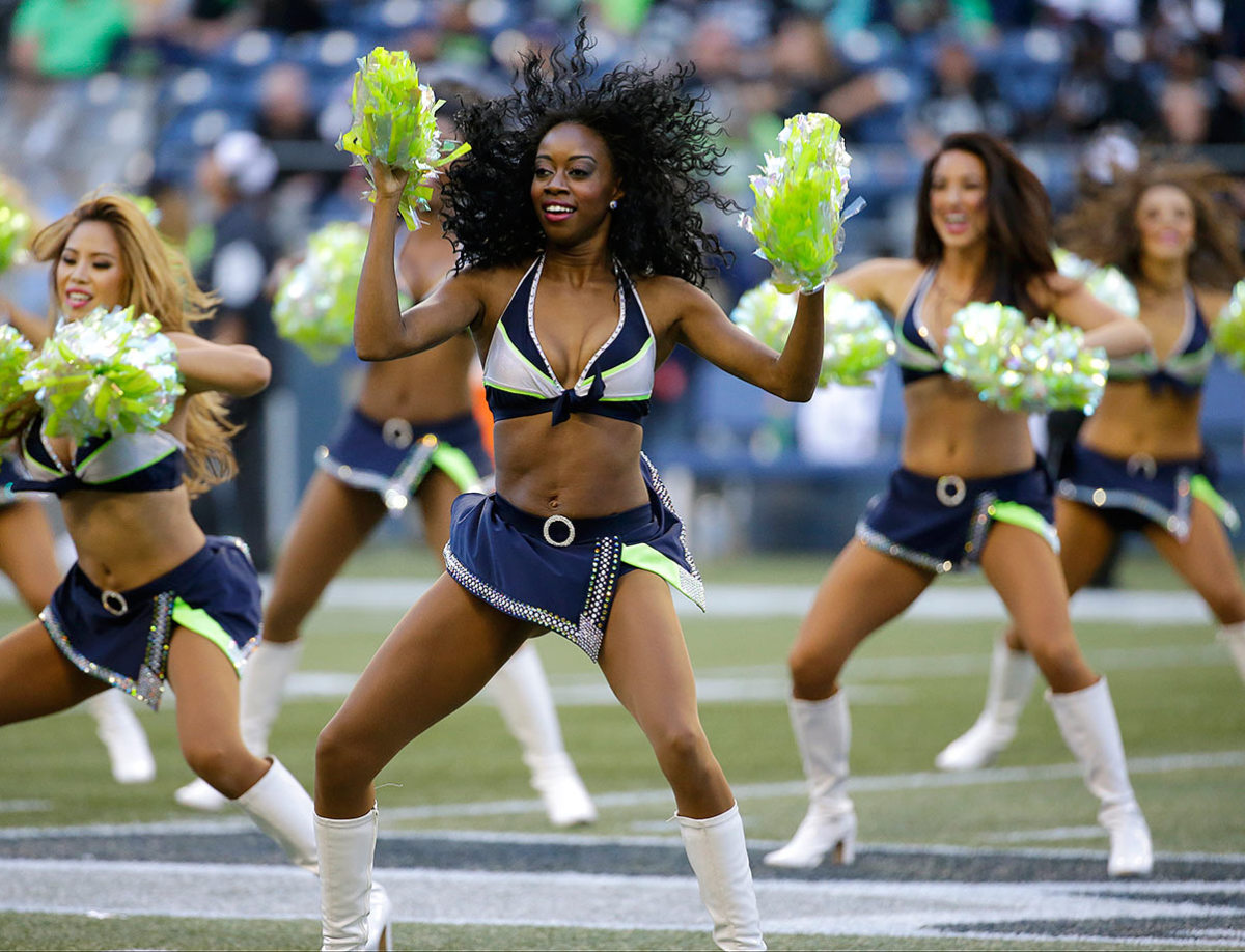 Seattle-Seahawks-Sea-Gals-cheerleaders-AP_130401988586.jpg