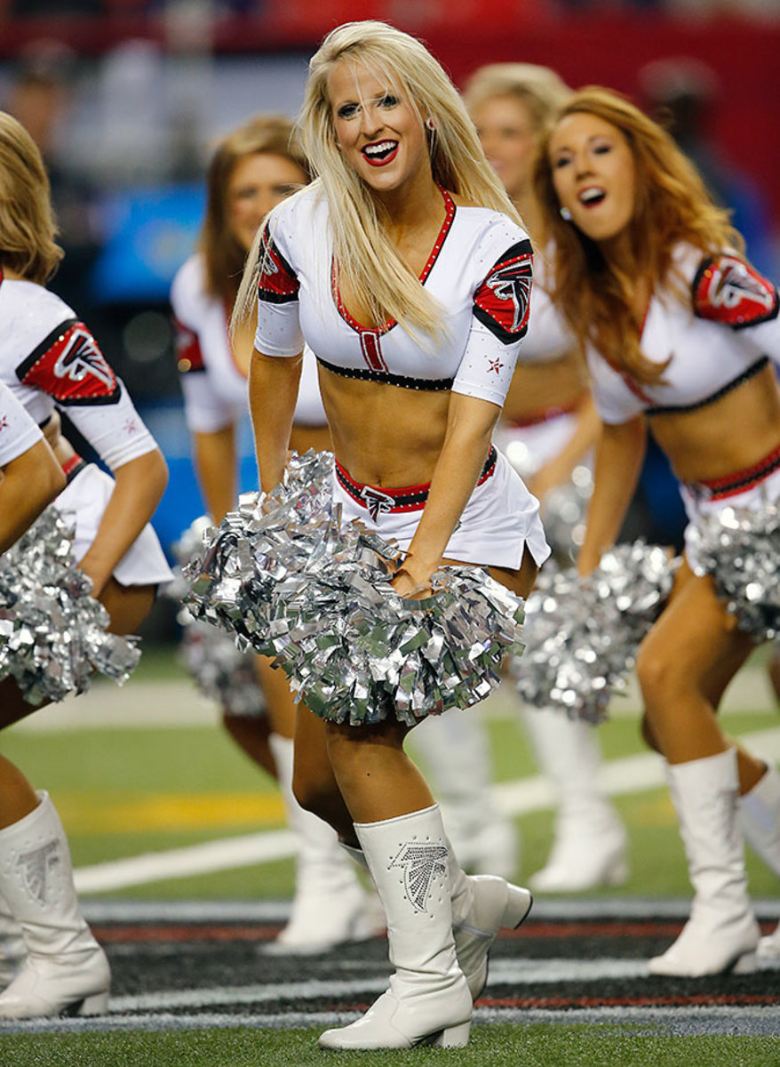 Atlanta-Falcons-cheerleaders-AP_337842486912.jpg