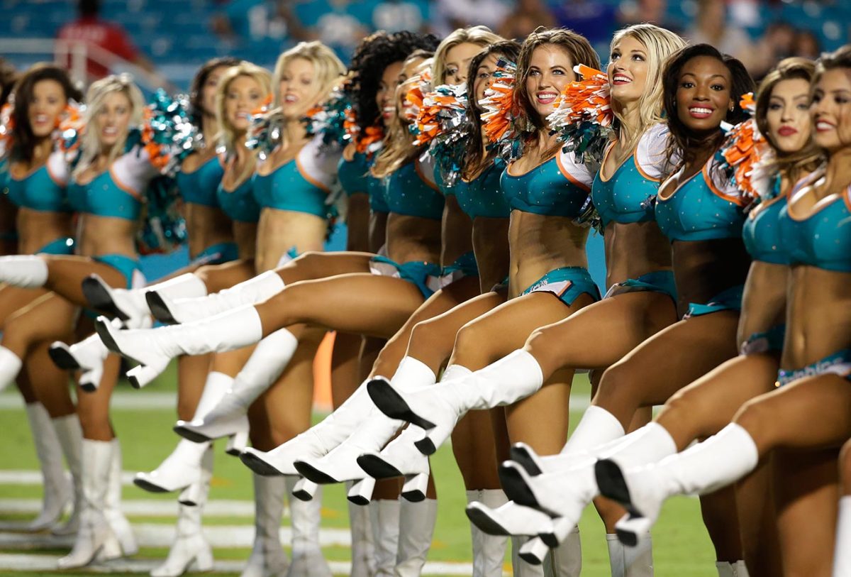 Miami-Dolphins-cheerleaders-AP_29049482698.jpg