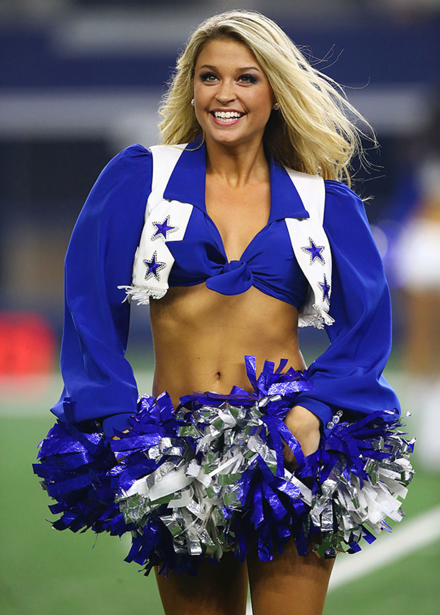 Dallas-Cowboys-cheerleaders-486412630.jpg