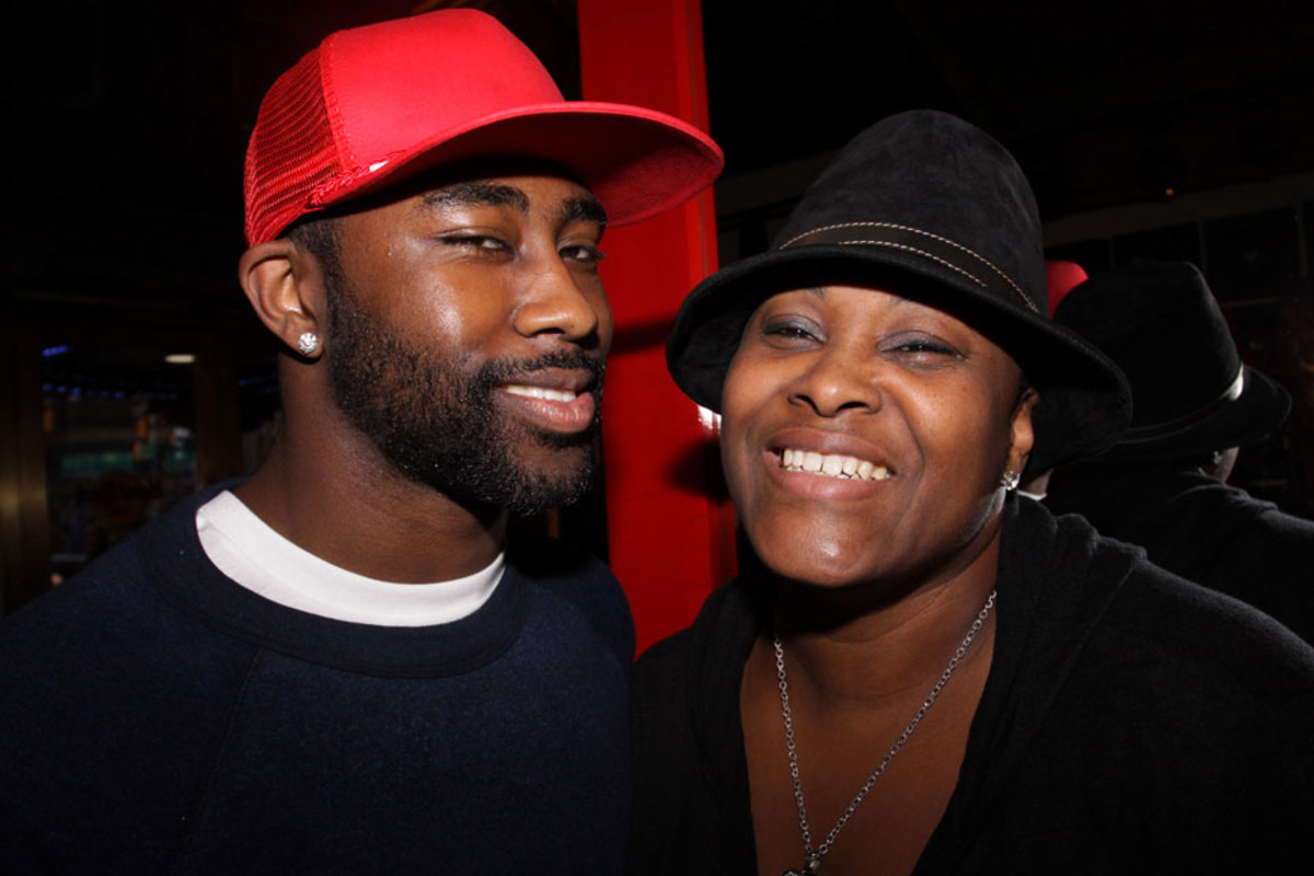 Darrelle Revis' mom Diana Askew shares stories about her All-Pro son - Sports Illustrated