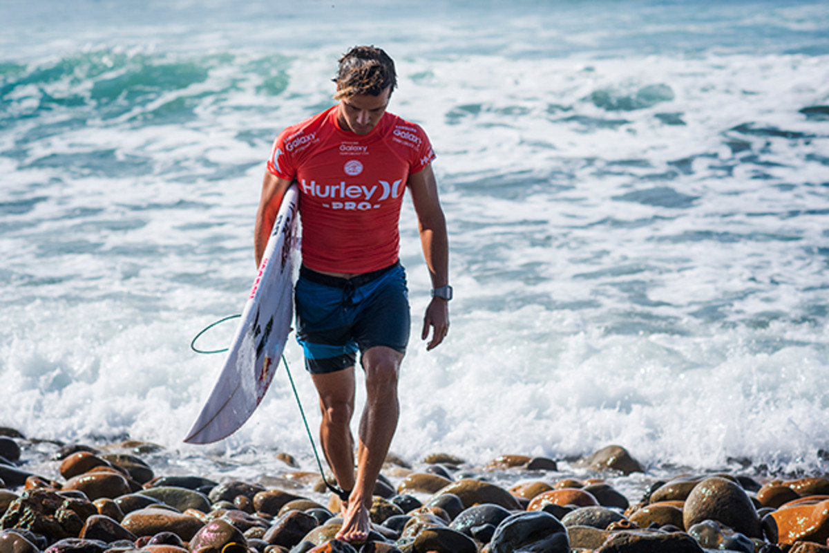 julian-wilson-world-surf-league-vans-triple-crown-pipeline-630-2.jpg