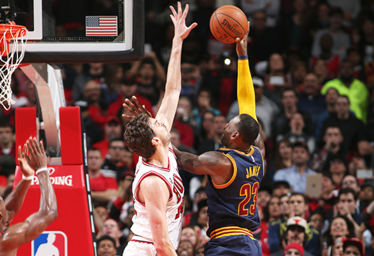 lebron-james-pau-gasol-block-chicago-bulls-cleveland-cavaliers.jpg