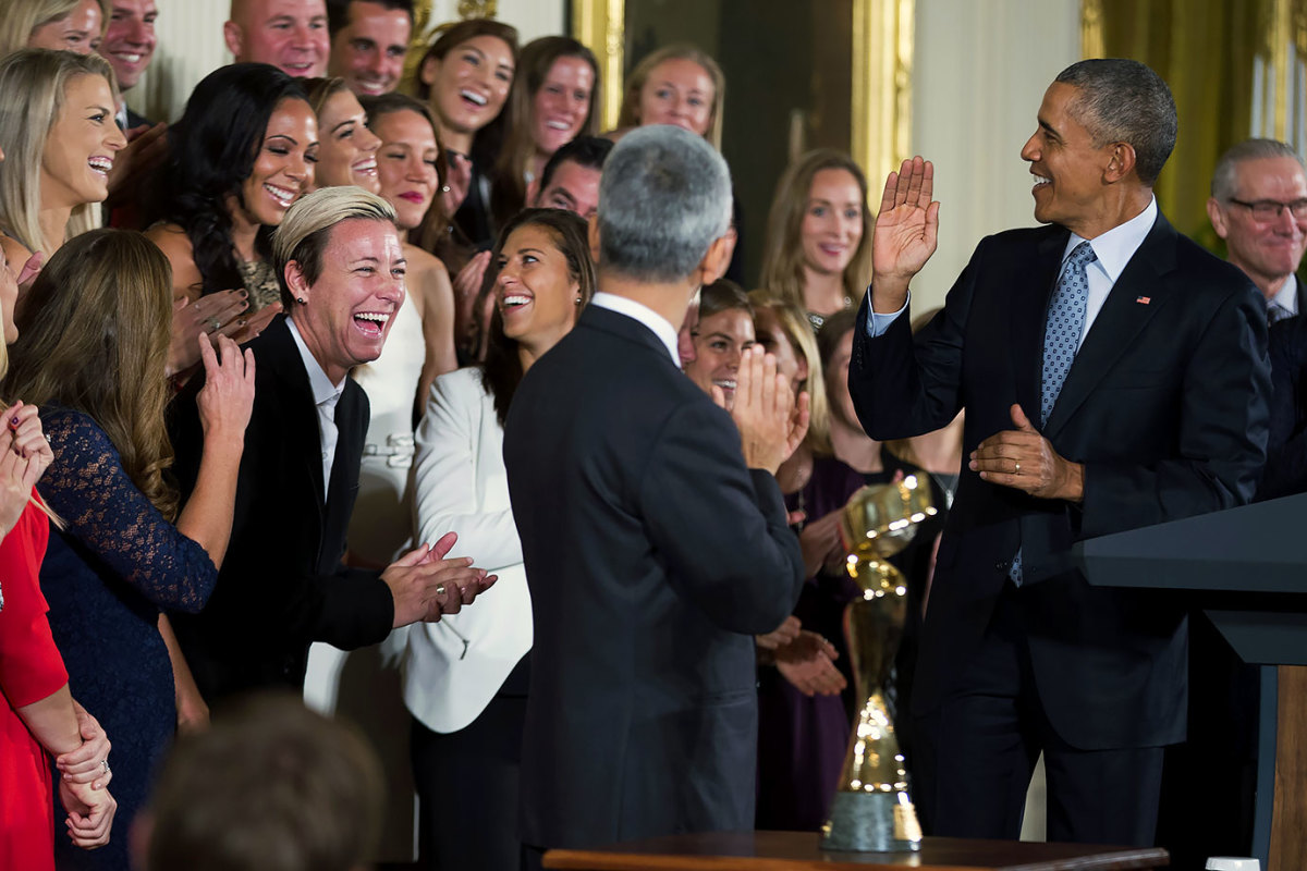 President-Barack-Obama-USWNT-10cb8b2072724aa897ddc27200be17d4-0.jpg