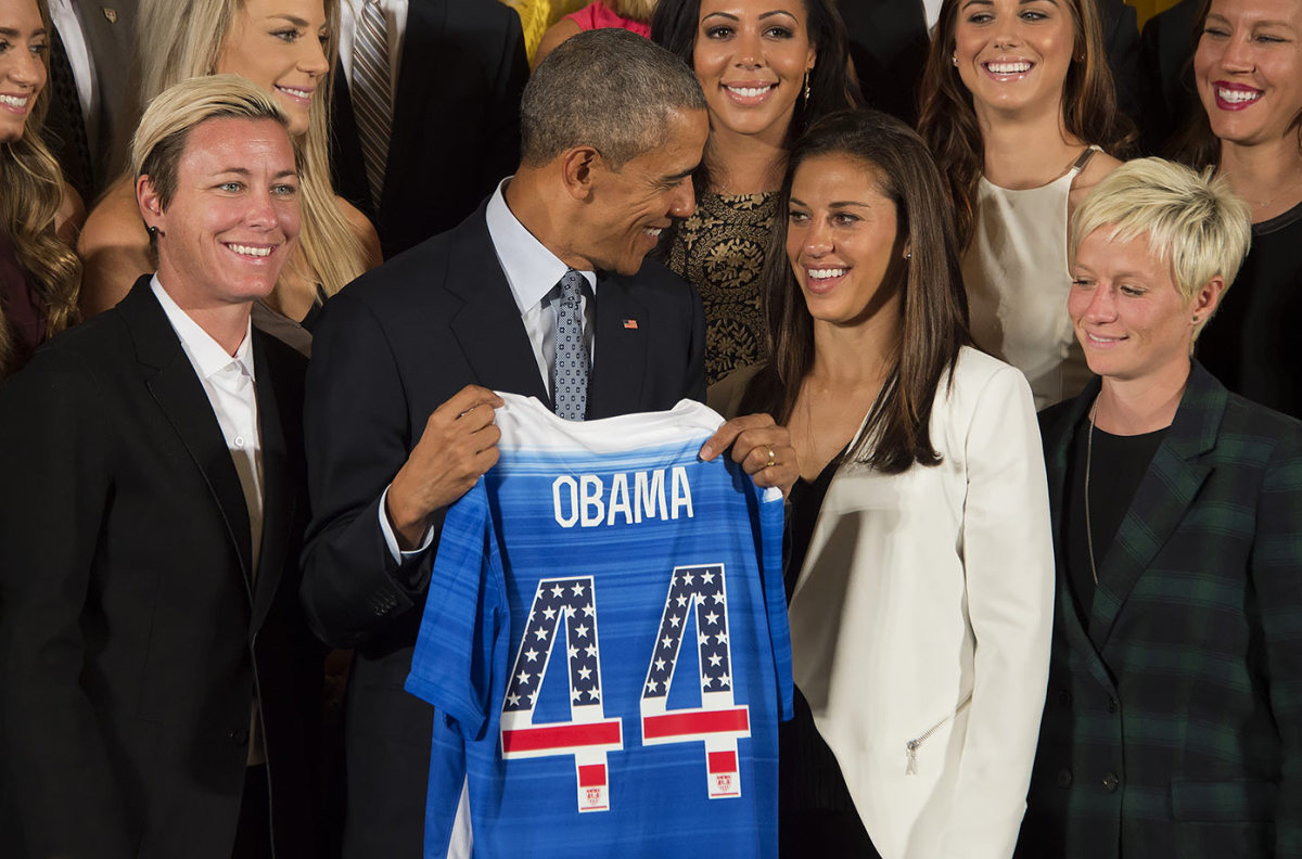 President-Barack-Obama-USWNT-Abby-Wambach-Carli-Lloyd-494481144_master.jpg