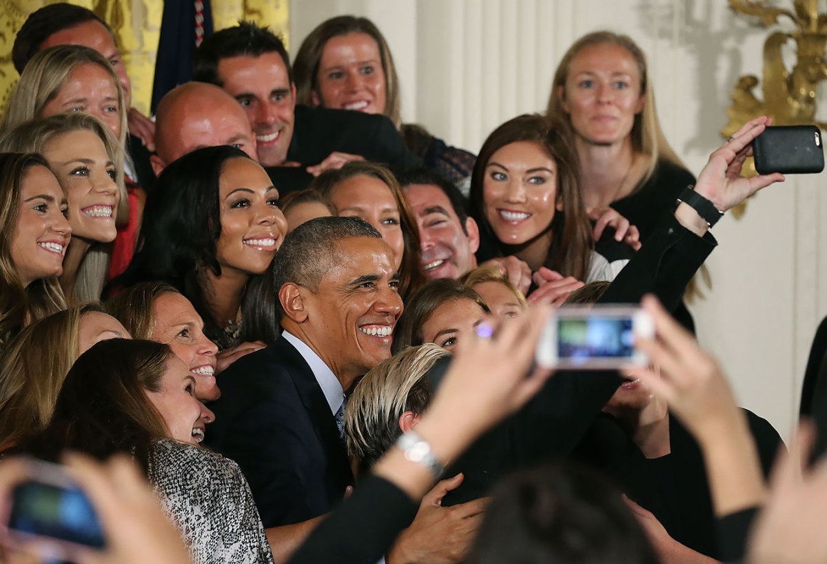 President-Barack-Obama-USWNT-494481838_master.jpg