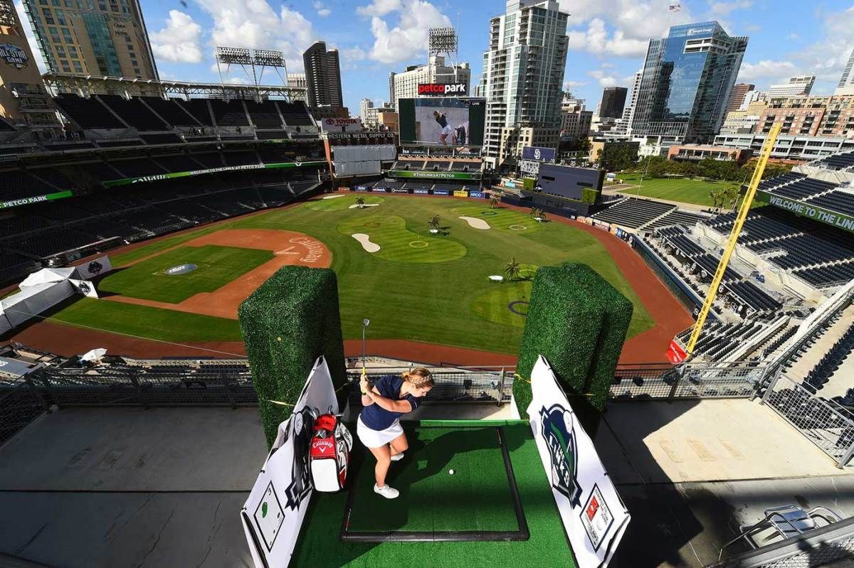 Golf-at-Petco-Park-X160117_TK1_0135.jpg