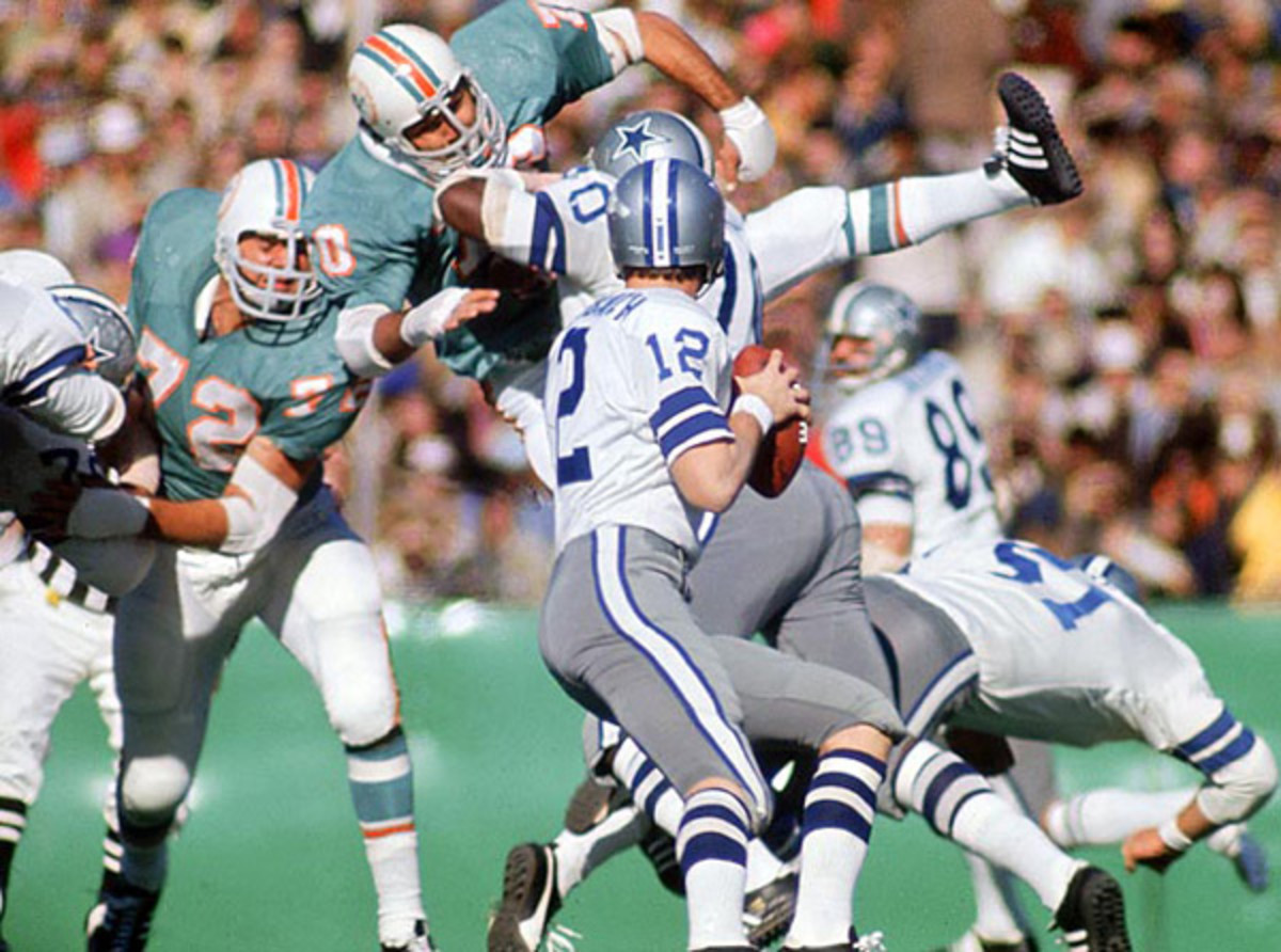 130124135018-06-super-bowl-staubach-4-single-image-cut.jpg