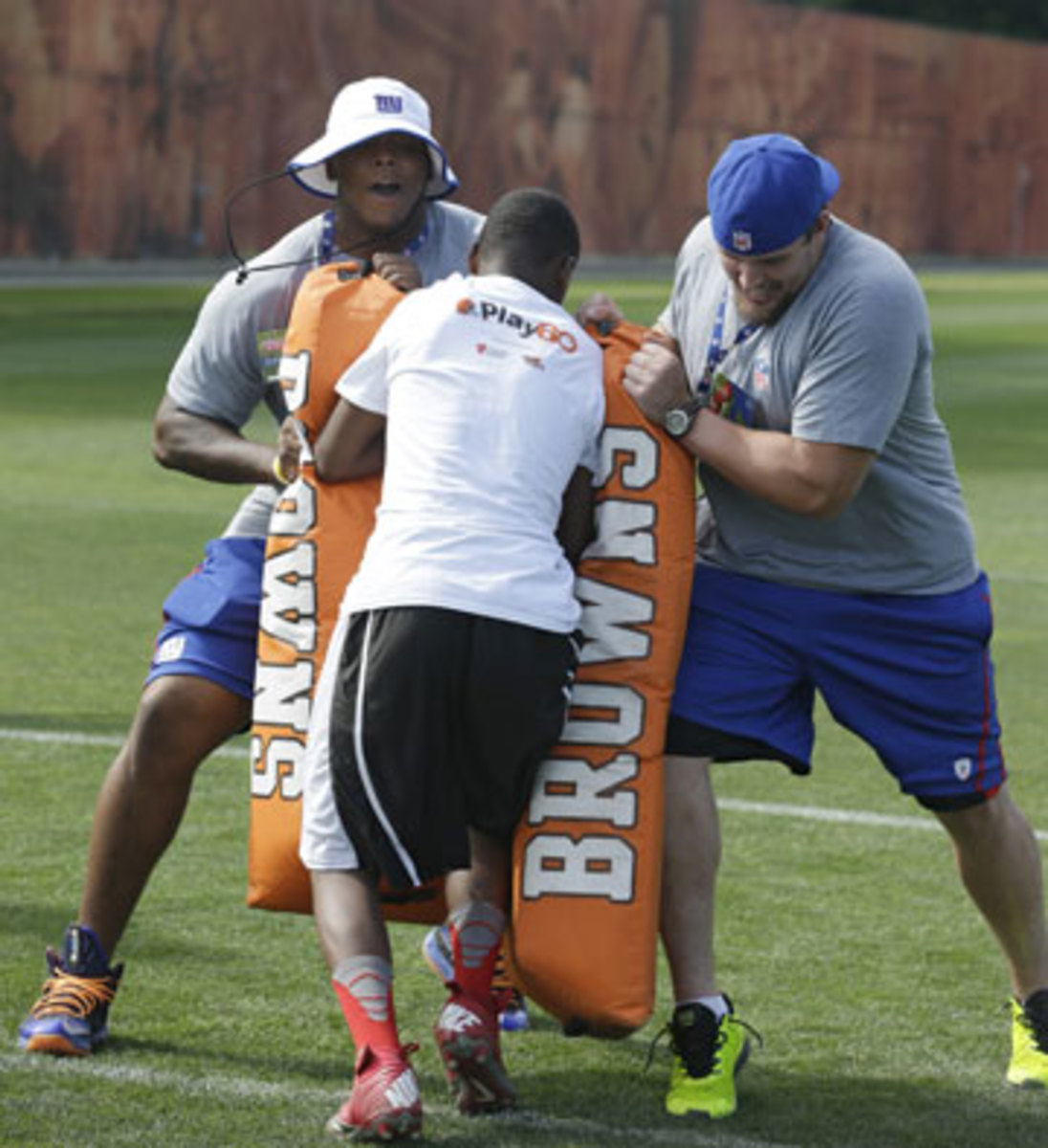 Richburg (right) and fellow new Giant Devon Kennard took part in a Play 60 event at the rookie symposium in June. (Tony Dejak/AP)