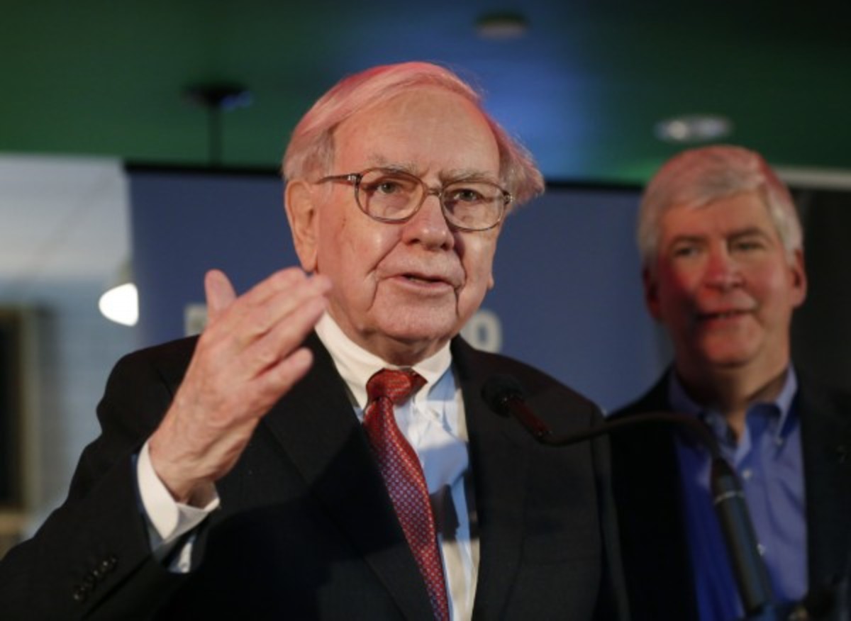 Warren Buffett Offers 1 Billion to Anyone with the Perfect March