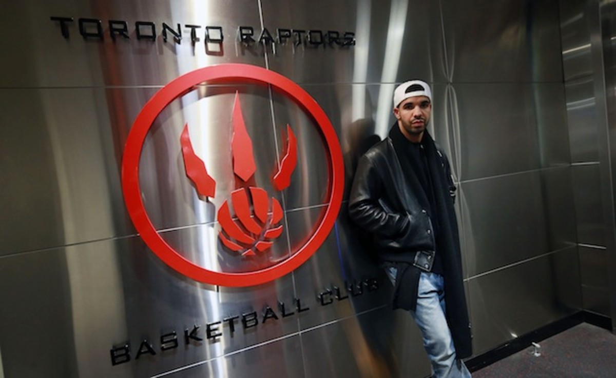 Drake Raptors logo.jpg