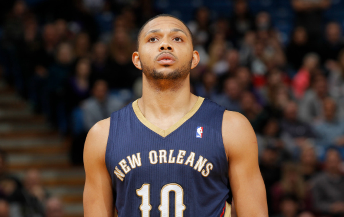 Eric Gordon is averaging 15.4 pts and 1.2 steals per game this season. (Rocky Widner/National Basketball/Getty Images)