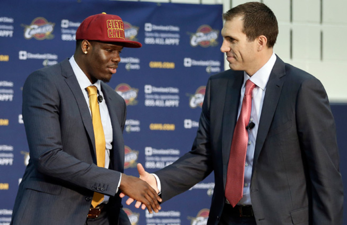 Ex-Cavs GM Chris Grant (right) was put in the undesirable position of having top picks in weak drafts.