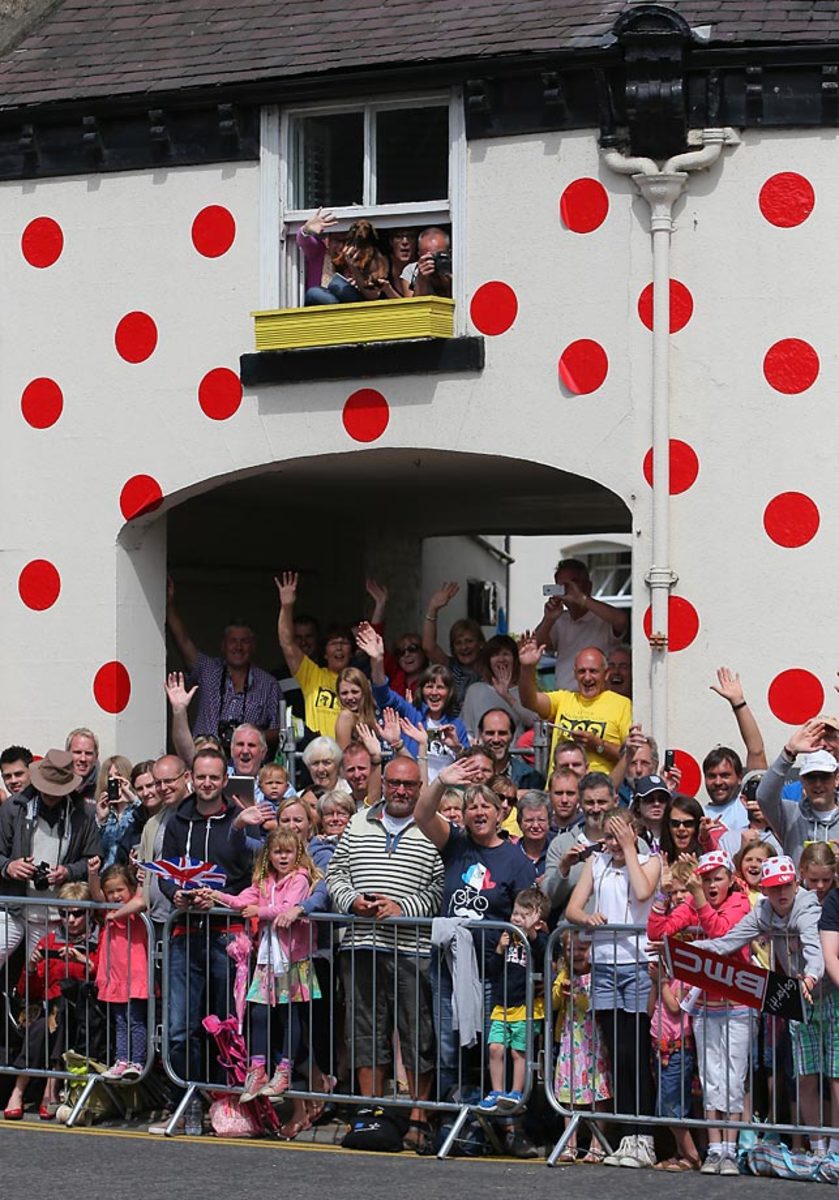 tour-de-france-fans-451850774_10.jpg