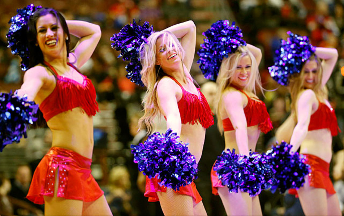 140331172546-philadelphia-76ers-dream-team-dancers-babf2c4ff2d442cc98ccc82e1d1249a2-0-single-image-cut.jpg