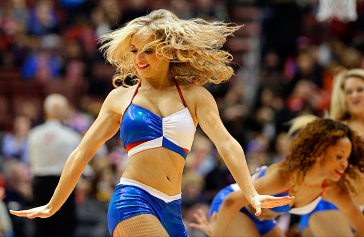 140331172444-philadelphia-76ers-dream-team-dancers-8dc8feea9ae0401d94731542c52aa989-0-single-image-cut.jpg