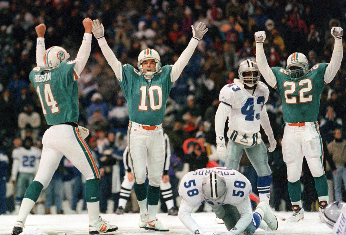 1993-Cowboys-Dolphins-Pete-Stoyanovich-snow.jpg