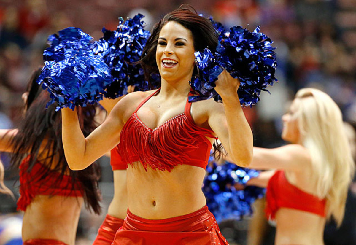140331172429-philadelphia-76ers-dream-team-dancers-71b1e03f8d6b45c0a06f6bfef53e07d7-0-single-image-cut.jpg