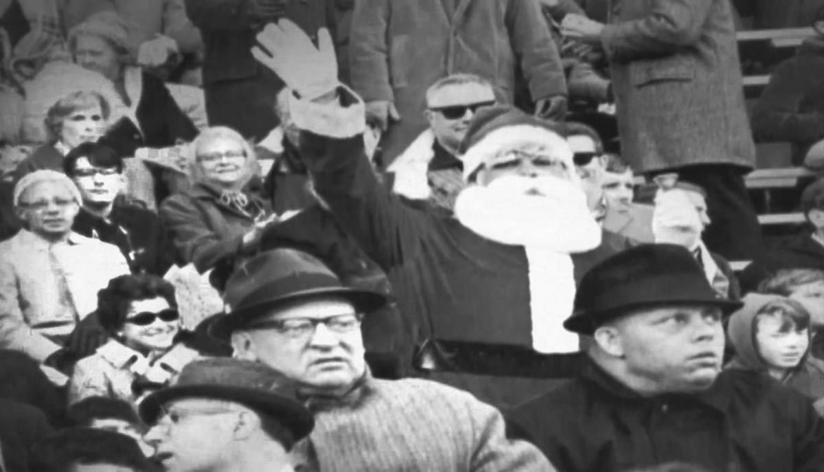 1968-Eagles-Vikings-Santa-Claus-snow.jpg