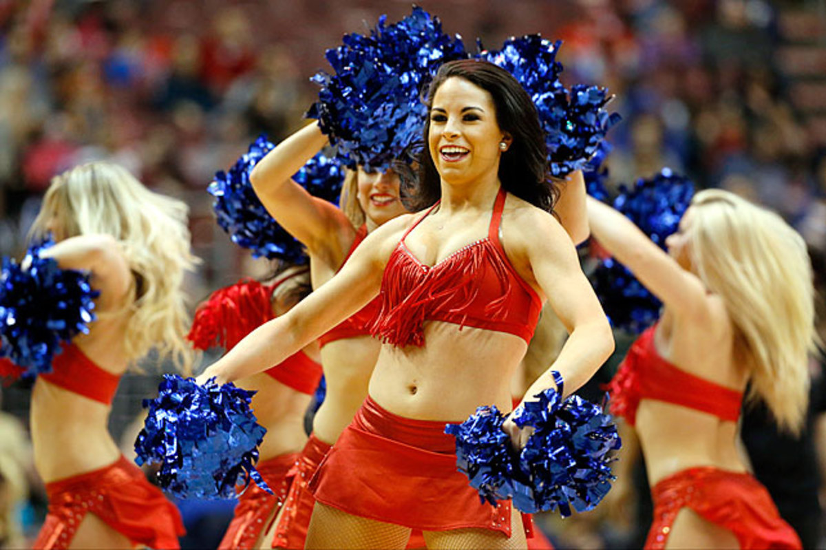 140331172557-philadelphia-76ers-dream-team-dancers-d59af72e6ba242e499fff4417320abe2-0-single-image-cut.jpg