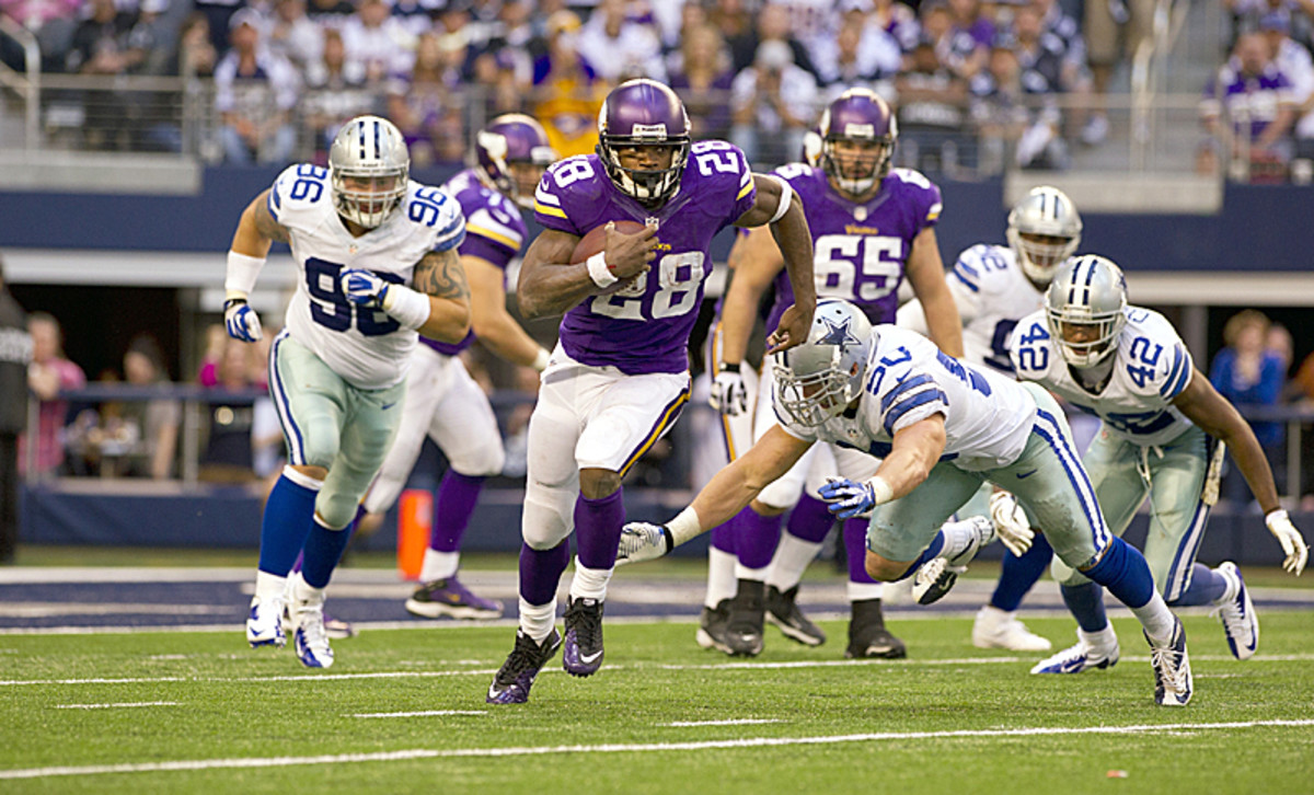 Even with Peterson's historically great play, the Vikings have gone nowhere in recent years. (Greg Nelson /Sports Illustrated)