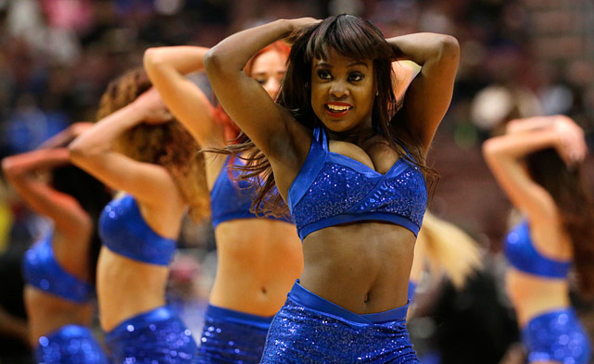 140331172452-philadelphia-76ers-dream-team-dancers-ap173212122830-1-single-image-cut.jpg
