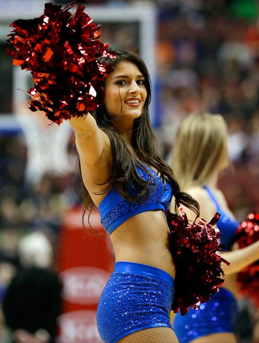 140331172525-philadelphia-76ers-dream-team-dancers-ap771141807080-4-single-image-cut.jpg