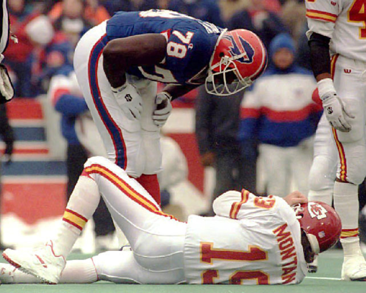 130618103439-bruce-smith-bills-1994-joe-montana-51607128-single-image-cut.jpg