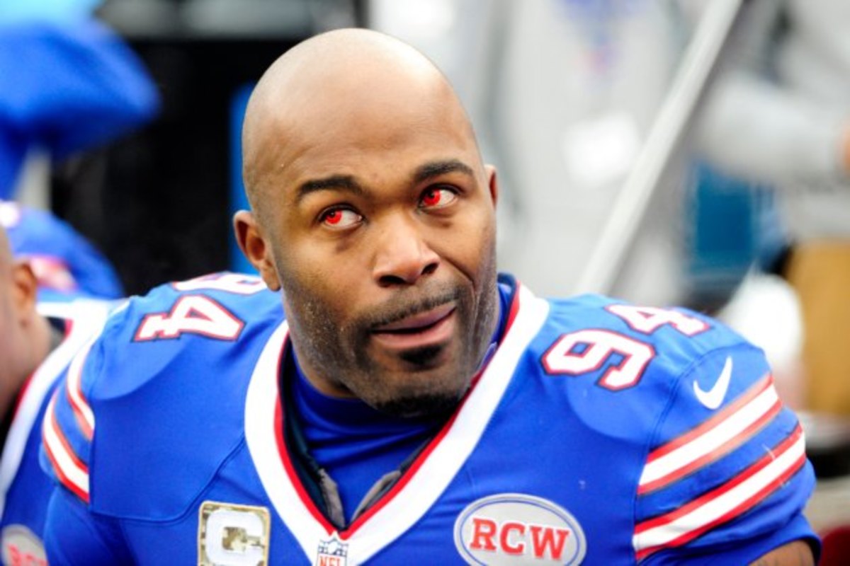 Buffal-Bills-Mario-williams-red-contacts-image.jpg