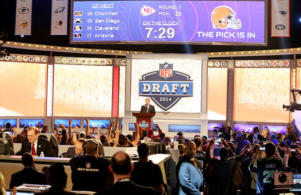 The NFL will discuss the site and date of the 2015 NFL draft at its spring owners' meeting in Atlanta.
