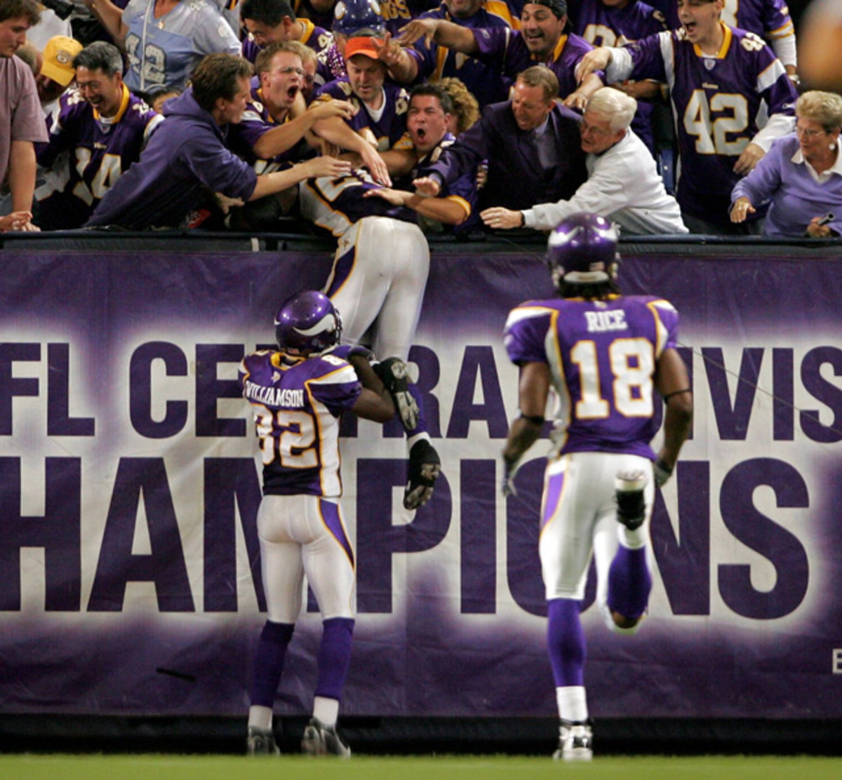 Adrian Peterson and Fans