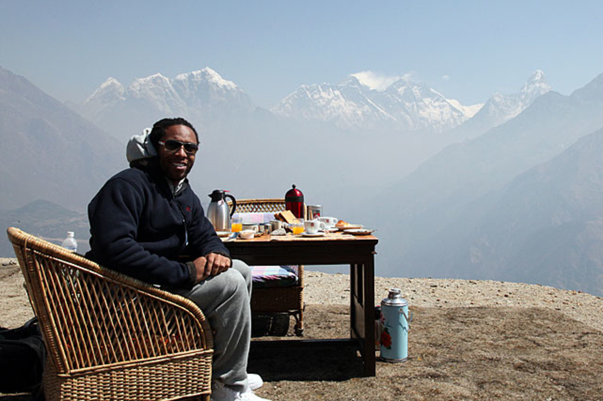 larry-fitzgerald-nepal-2010-kathmandu.jpg