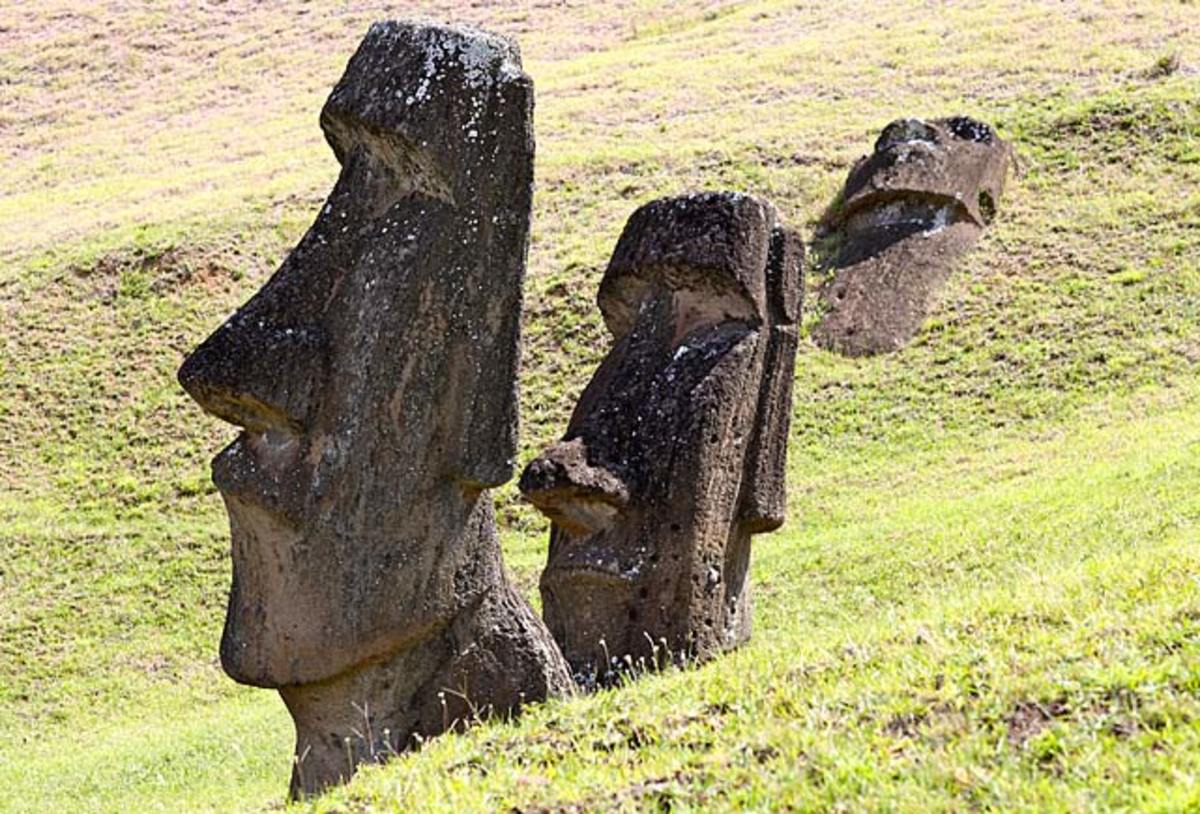 easter-island-2012-the-moai-rano-raraku.jpg