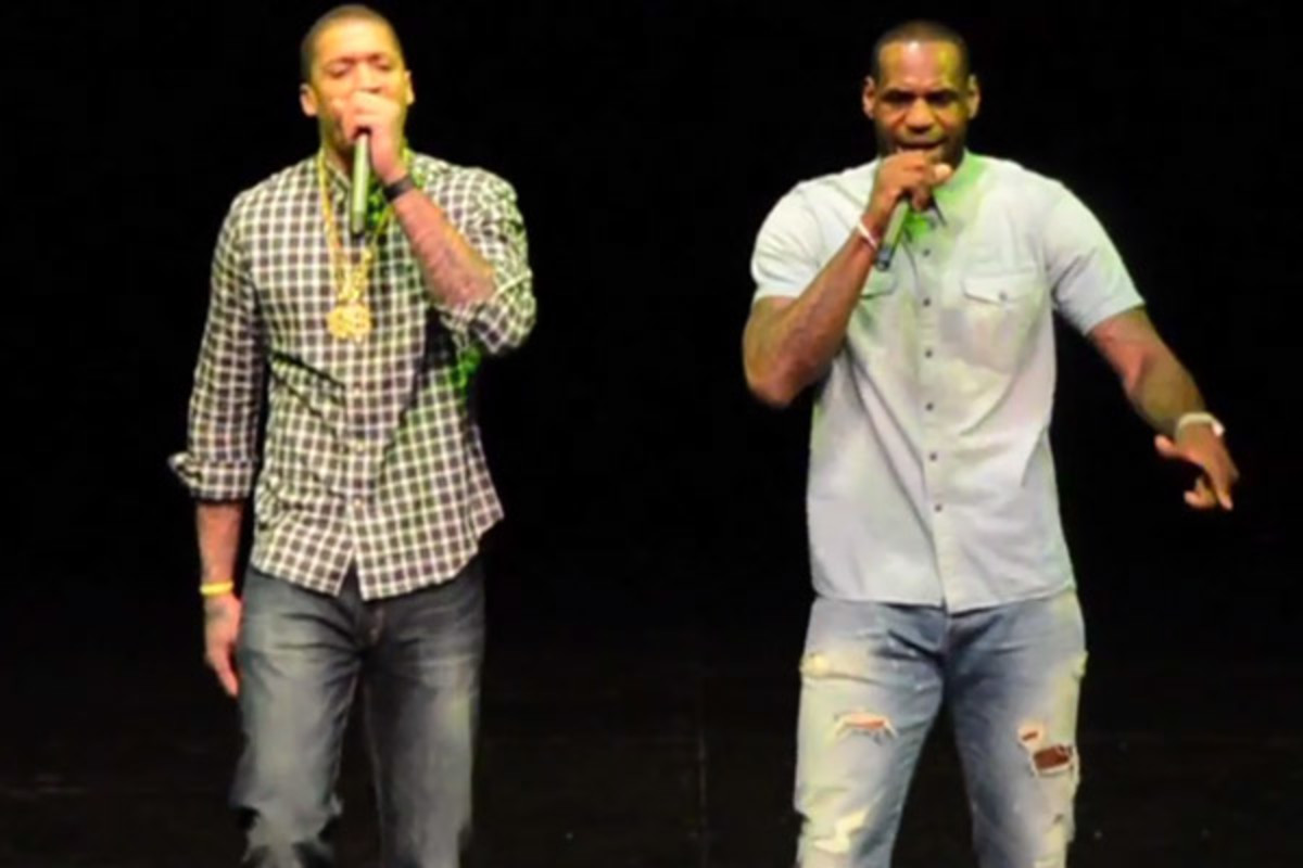 LeBron James, Chris Bosh and Ken Jeong sing their hearts out at