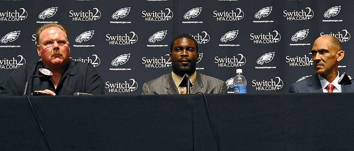 In 2009, Andy Reid and the Eagles signed Michael Vick, who used Tony Dungy to help rehab his image in the wake of his dogfighting incarceration. (Drew Hallowell/Getty Images)