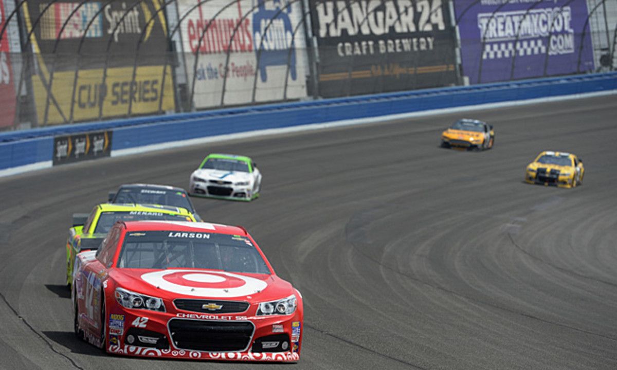 Kyle Larson's bold moves nearly yielded a victory, but he finished an impressive second at Fontana.