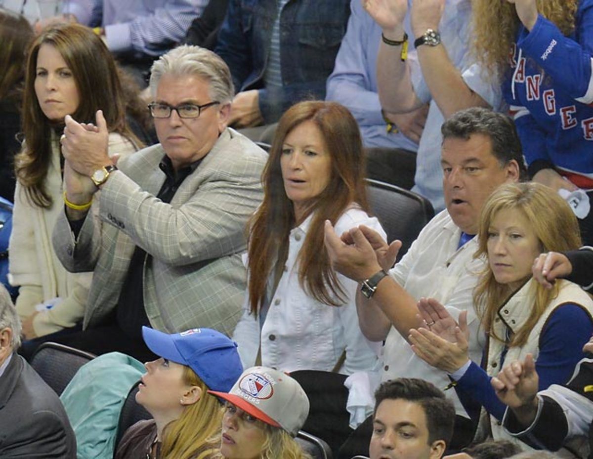 140612152547-stanley-cup-celebrities-450467800-10-single-image-cut.jpg