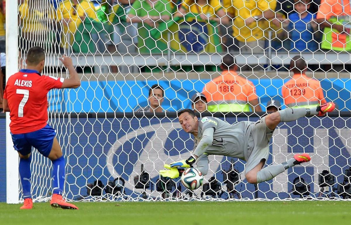 brazil-chile-julio-cesar-penalty-save.jpg