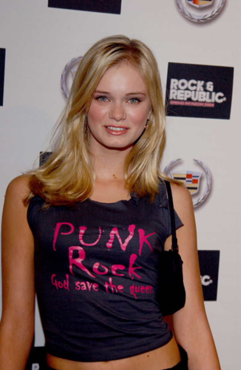 sara-paxton2.jpg
