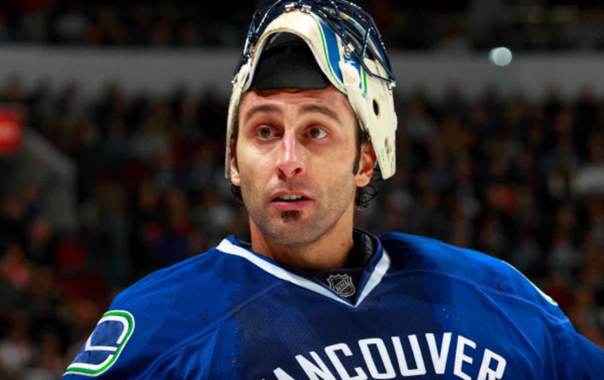 Roberto Luongo will return to Florida, where he played for 6 season earlier in his career. (Jeff Vinnick/Getty Images)