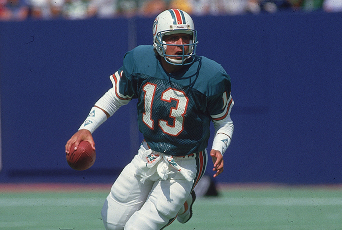 Dan Marino becomes the most prominent modern player to join concussion litigation against the NFL.