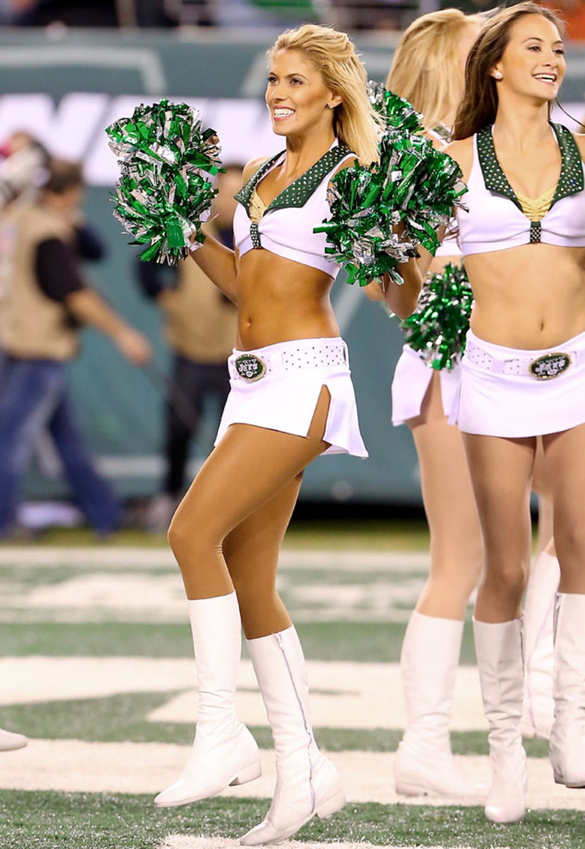 New-York-Jets-Flight-Crew-cheerleaders-CGV_092214047_Jets_Bears_0.jpg
