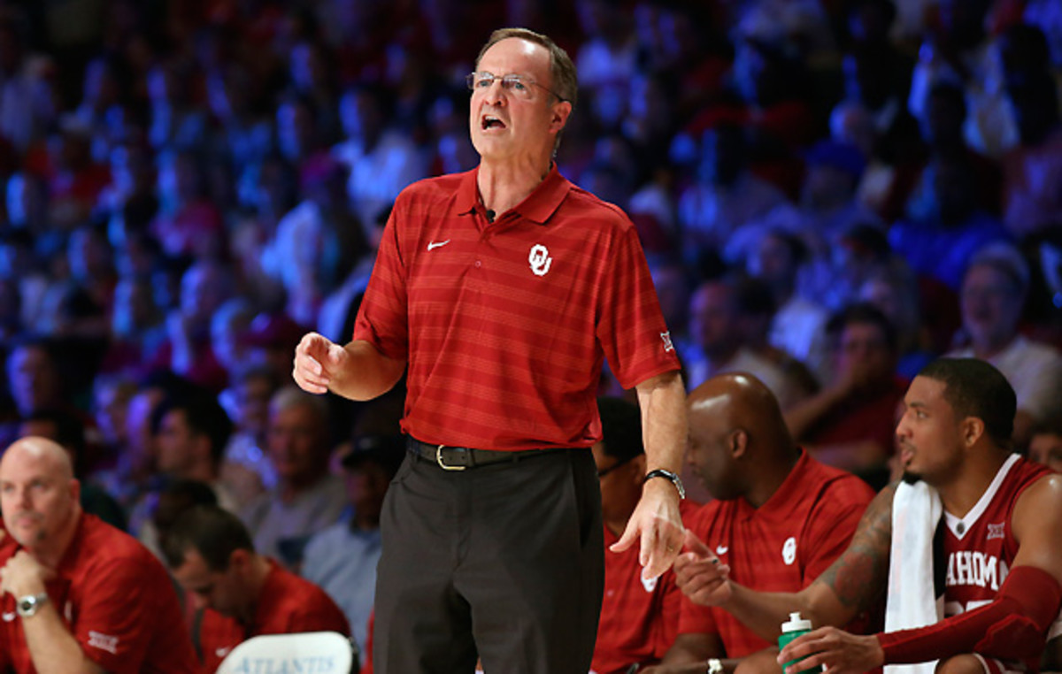 Oklahoma coach Lon Kruger sports a polo at the Battle 4 Atlatnis tournament.