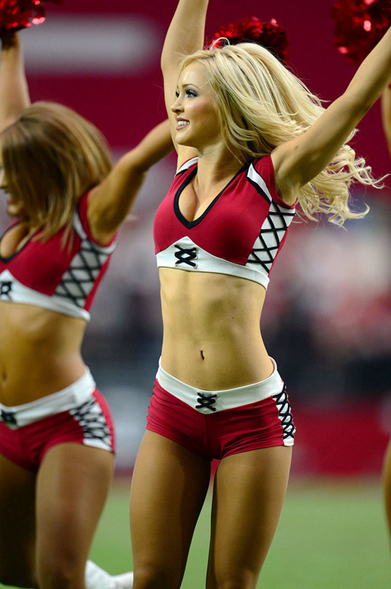 Arizona-Cardinals-cheerleaders-X158680_TK1_607.jpg