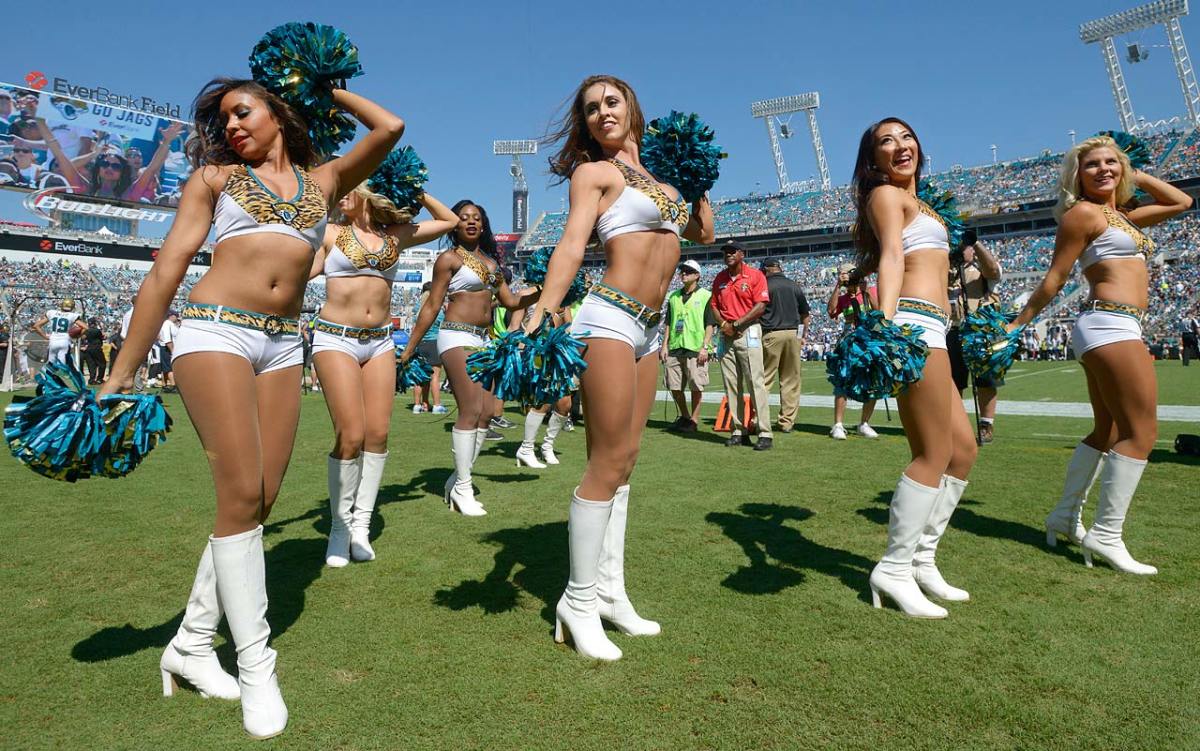 Jacksonville-Jaguars-The-ROAR-cheerleaders-AP837496884793_19.jpg
